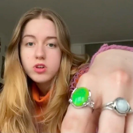Light green 2025 mood ring